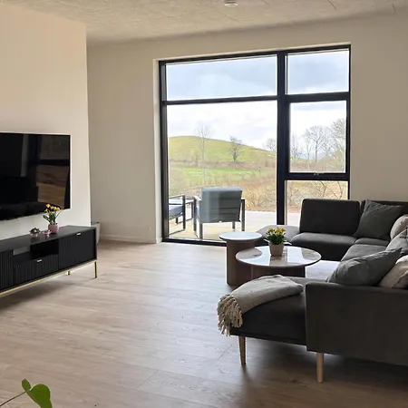 House On Large Nature Plot With Sea View And בית נופש *